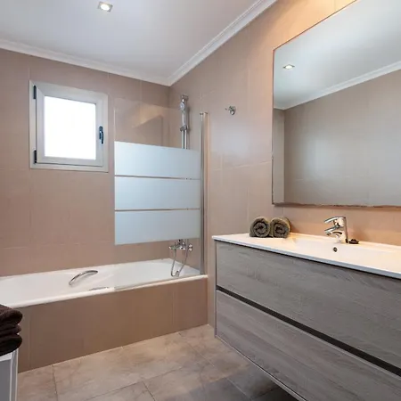 Sunset Castello Playa カン・ピカフォルト